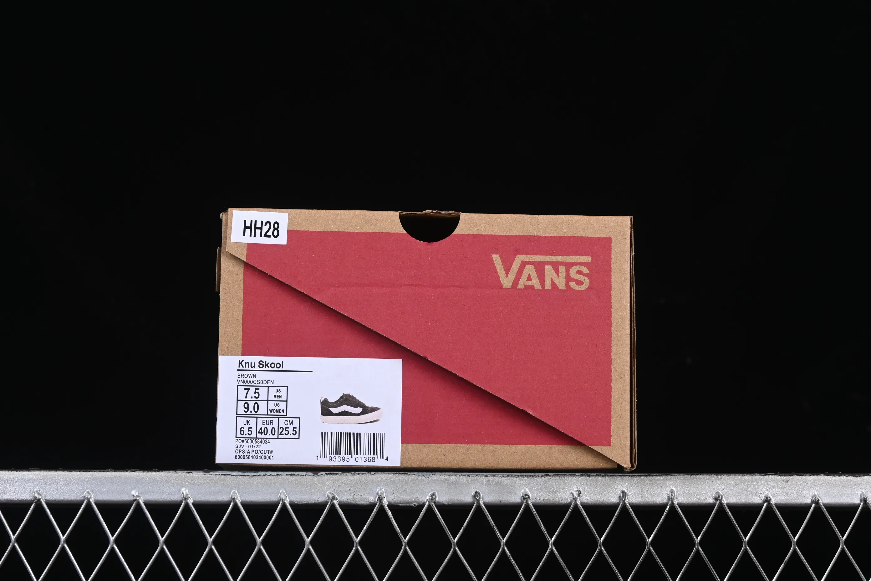 All categories Vans Vans series Vans Low Vans low-top Vans Knu Skool Vans low-top retro casual vulcanized bread shoes VN000CS0DFN